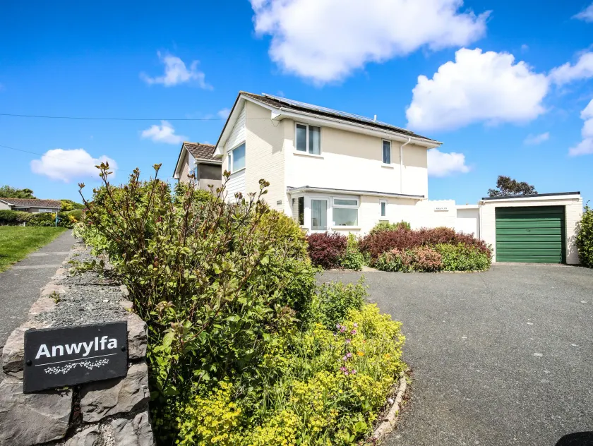 Anwylfa - Image 1