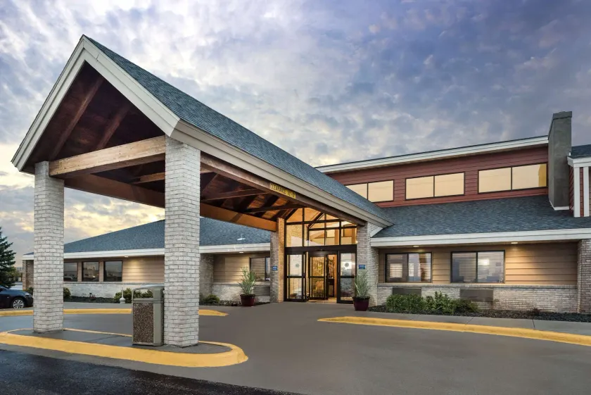 AmericInn by Wyndham Wahpeton - Image 1