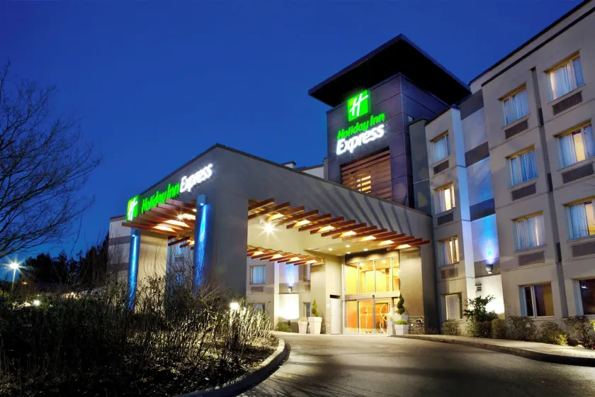 Holiday Inn Express & Suites Langley by IHG - Image 1