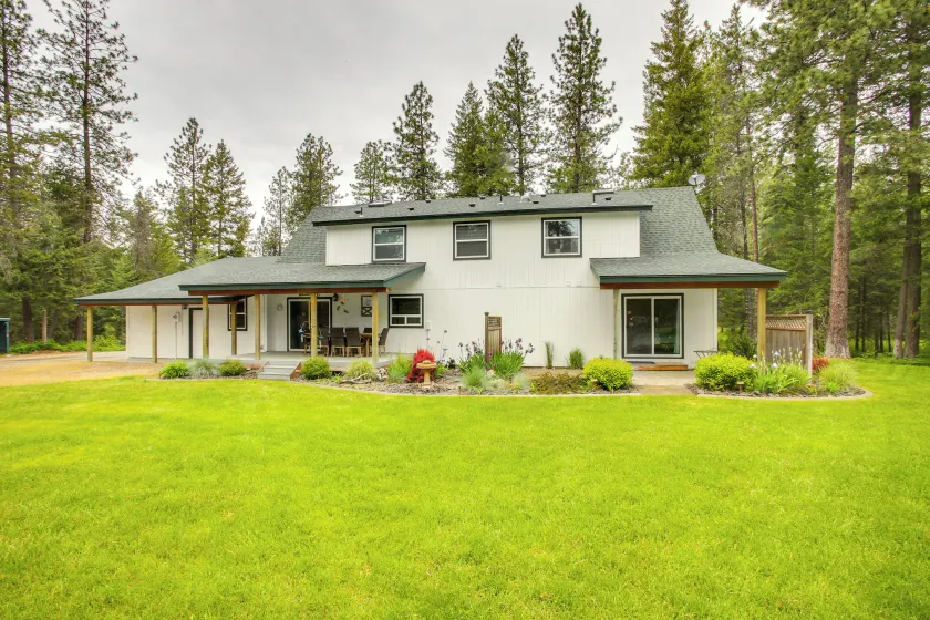 10 Mi to Silverwood: Secluded Getaway! - Image 1