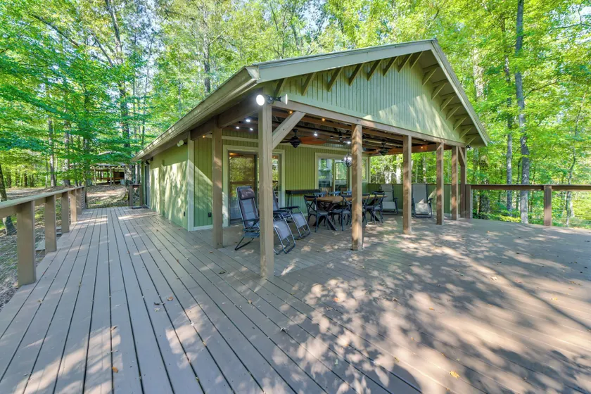 Stunning Culloden Cabin with Deck & Creek View! - Image 1