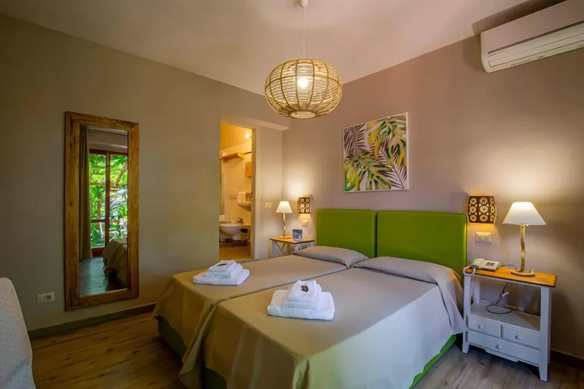 Hotel Cernia Isola Botanica - Image 1