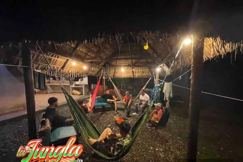 THE JUNGLE Vacation Home - Zona de estar del vestíbulo