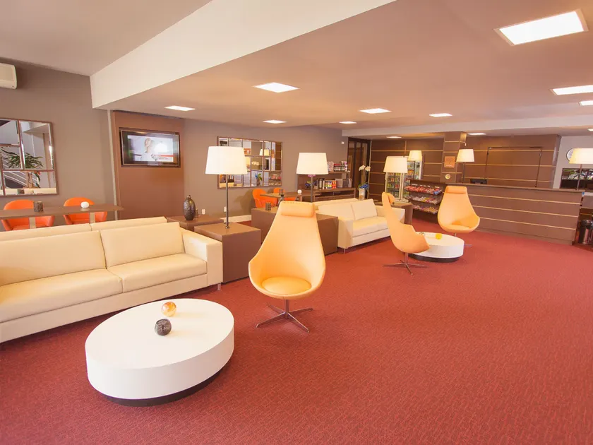 Hotel 10 Ponta Grossa - Image 1
