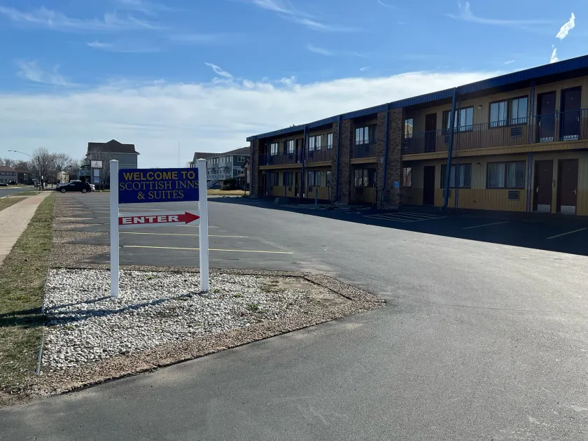 Scottish Inn & Suites - Eau Claire - Image 1