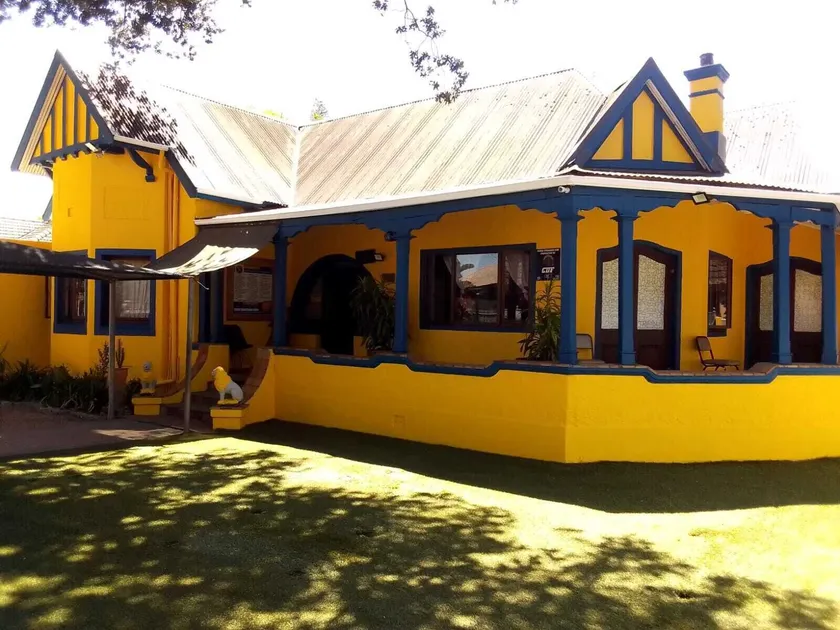 Neo & Ruks Guest Houses Boston - Image 1