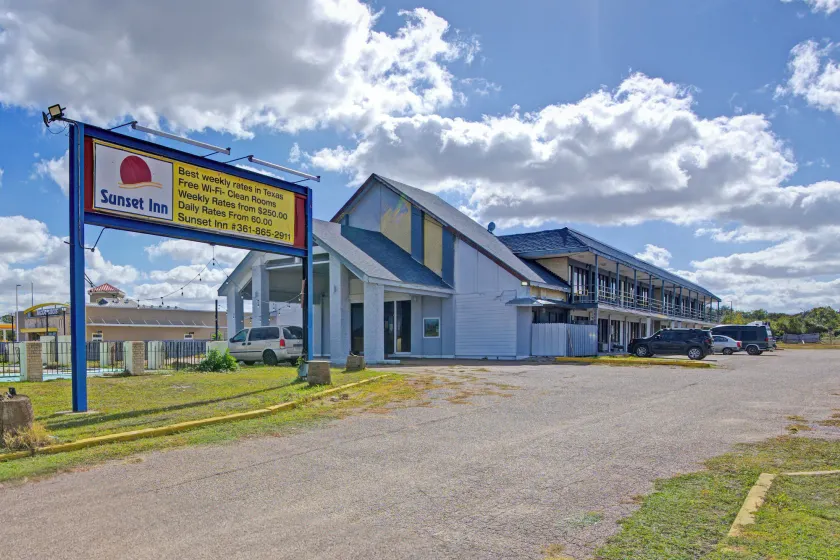 Sunset Inn Flatonia I 10 by Hotel O - Image 1