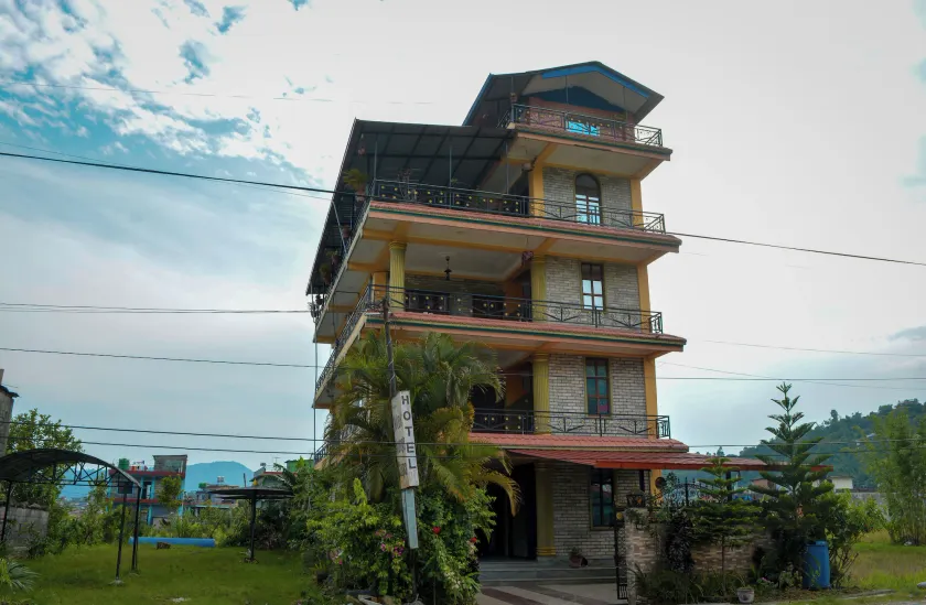 Hotel Young's Stupa - Image 1
