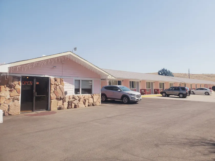 The Budget Inn Express - Image 1