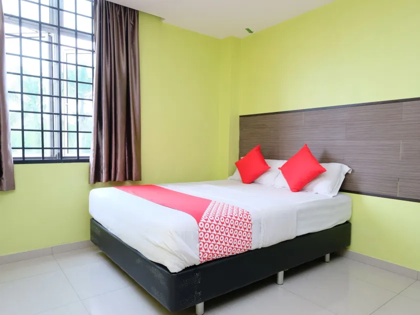 Hotel De' Tees, Masai Utama - Image 1