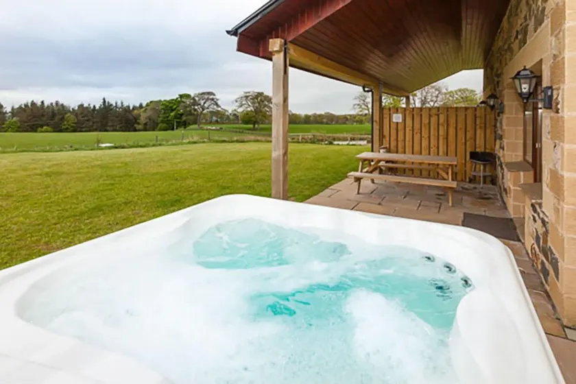 Rose Cottage at Williamscraig Holiday Cottages - Image 1