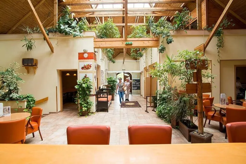 Gastland M0 Hotel & Conference Center - Image 1
