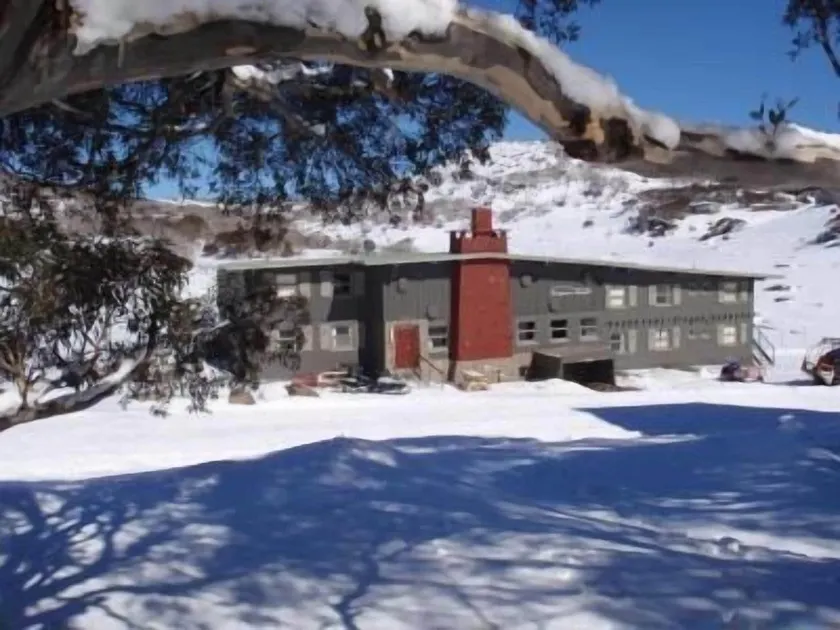 Swagman Chalet - Image 1