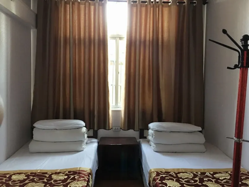 Huayang Guesthouse - Image 1
