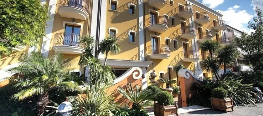 Hotel Cala Del Porto - Image 1