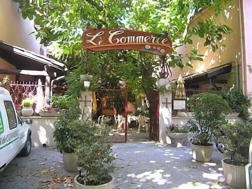 Hôtel Le Commerce - Image 1