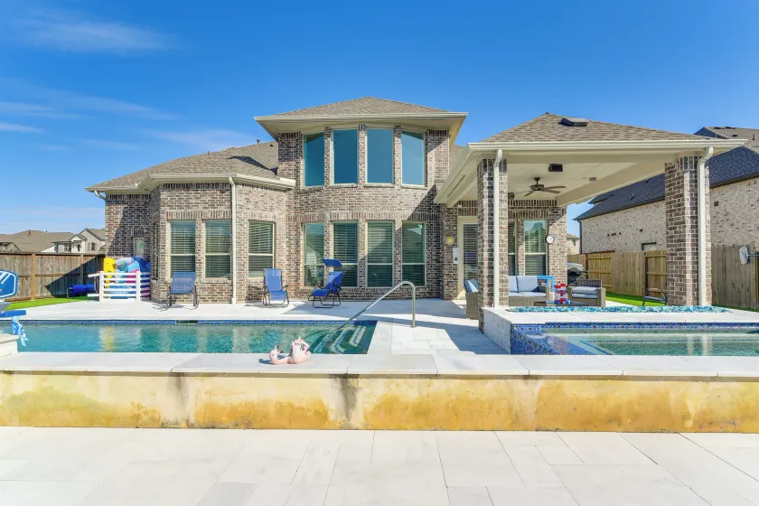 Games, Films & Outdoor Fun: Luxe Home in La Marque - Image 1