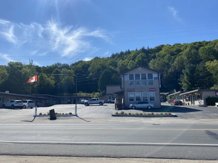 Silver Maple Motel - Image 1