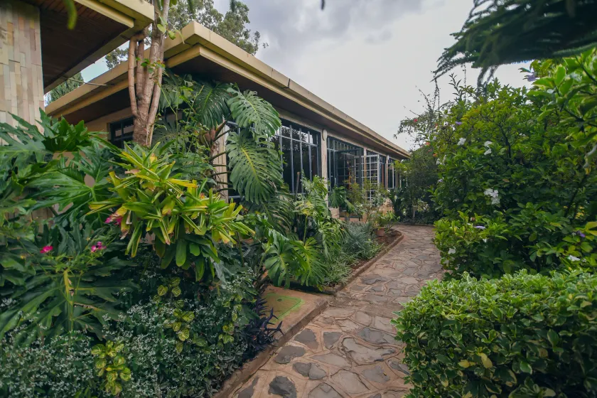 Falcon Heights Hotel - Image 1