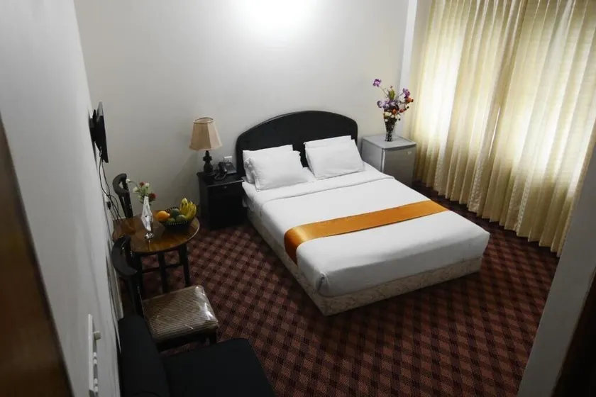 Hotel Holiday Xpress - Image 1