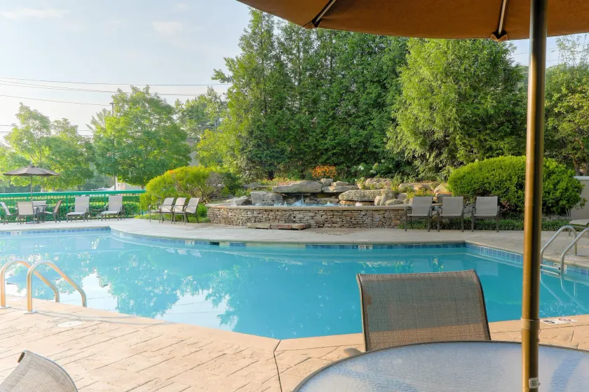 Quality Inn Near the Island Pigeon Forge - Image 1