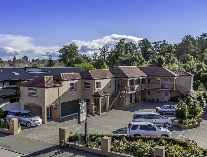 166 Majestic Court Motel - Image 1