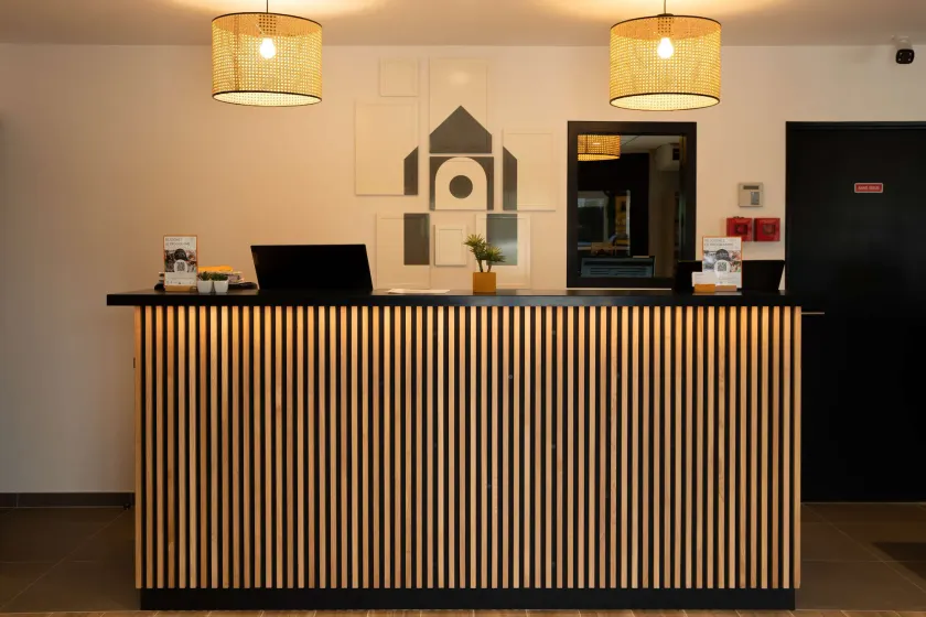Hôtel Campanile Narbonne - Image 1