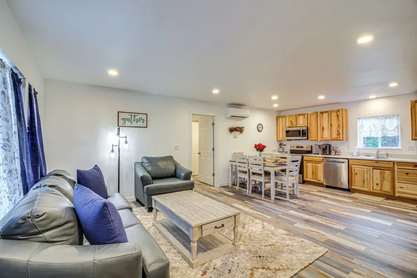 Near Ocean: 'home Away From Home' in Gold Beach - Image 1