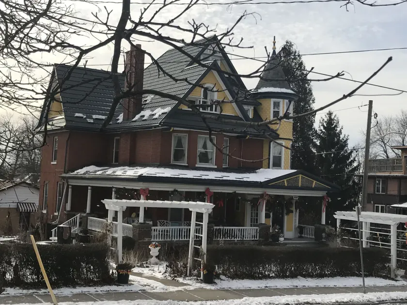 A Moment in Time Bed and Breakfast - Image 1