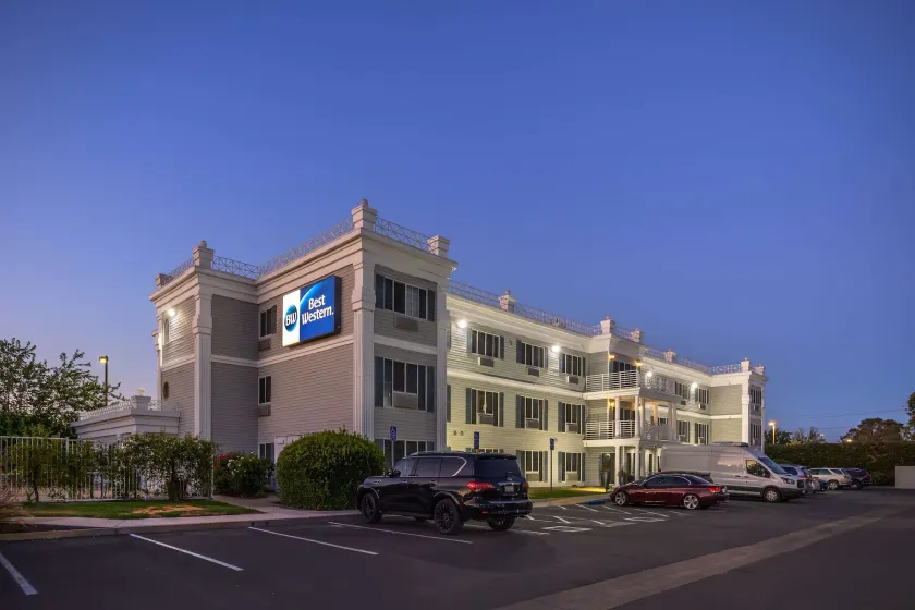 Best Western Capital City Inn - Image 1