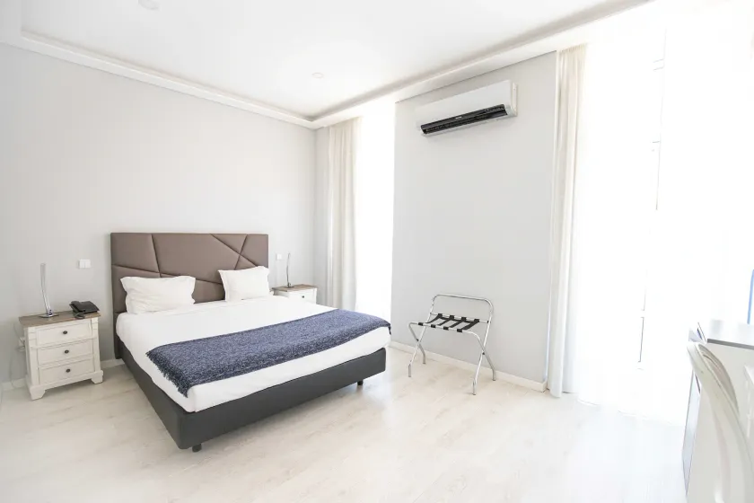 Grande Pensão Residencial Alcobia - Image 1
