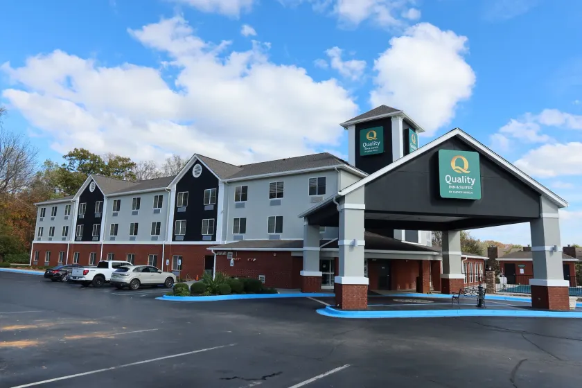 Quality Inn & Suites Huntsville Research Park Area - Image 1