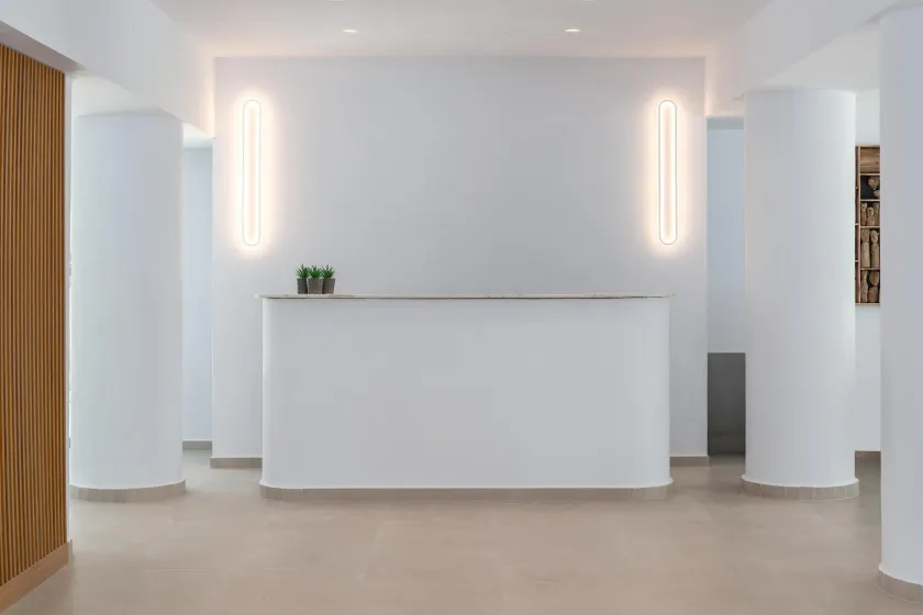 Rodos White - Hall