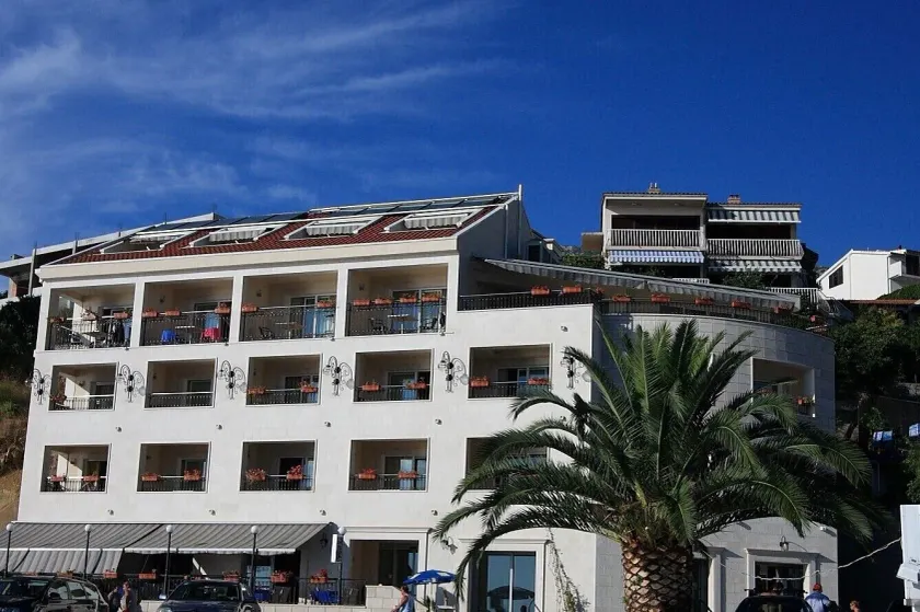 Aparthotel Natalia Podgora - Image 1
