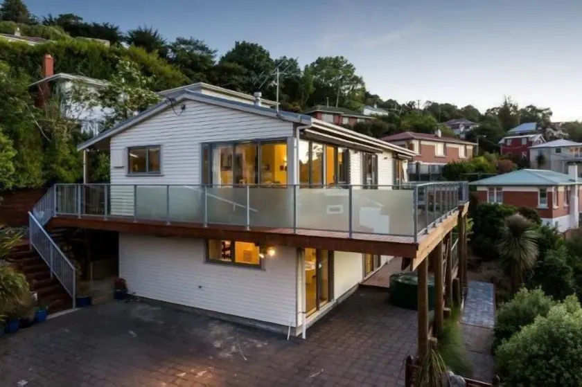 Sleep on the Steepest Street in the World! - Image 1