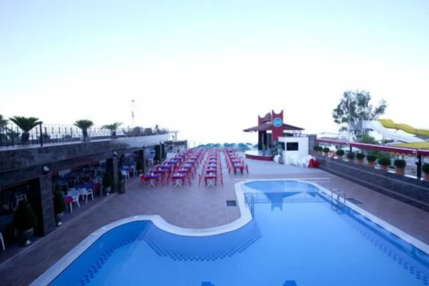 Aleria Belport Beach Hotel - Image 1