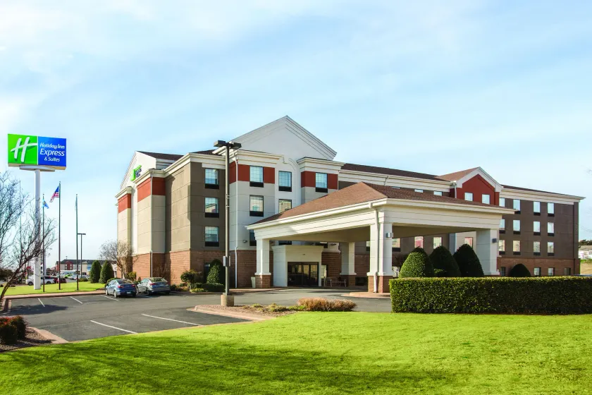 Holiday Inn Express Hotel & Suites Lawton-Fort Sill by IHG - Image 1