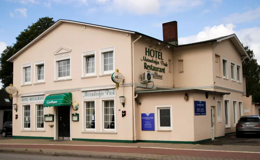 Hotel Meiendorfer Park free parking - Image 1