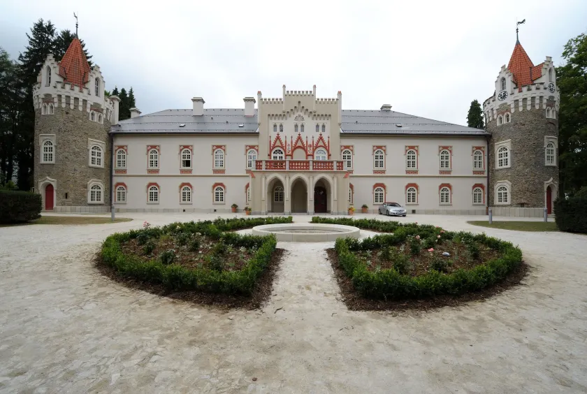 Chateau Herálec Boutique Hotel & Spa by L'Occitane - Image 1
