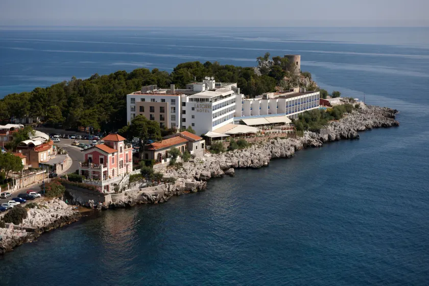 Splendid Hotel La Torre - Image 1