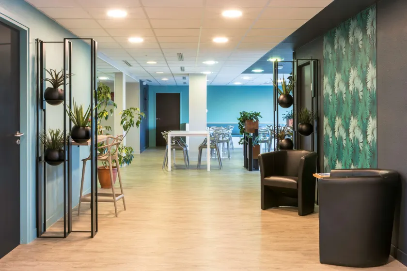 Sure Hotel by Best Western Saint-Amand-Les-Eaux - Image 1