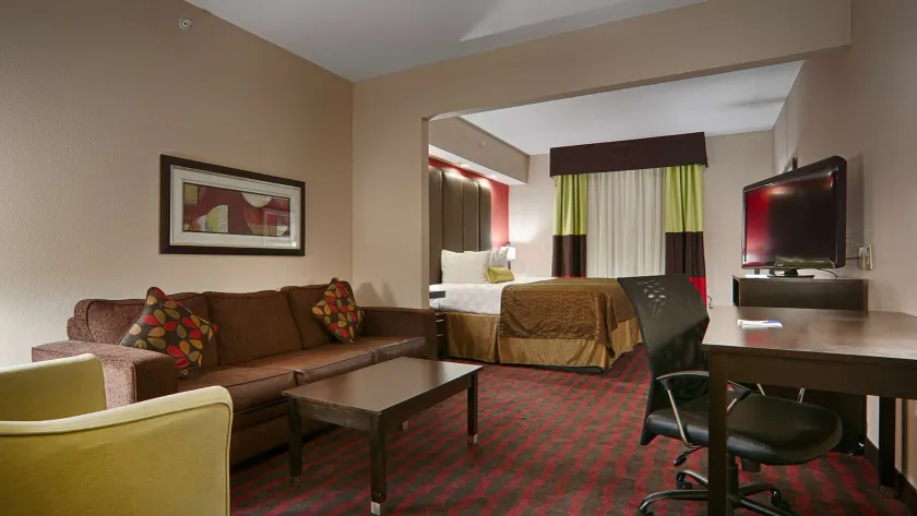 Best Western Plus Cushing Inn & Suites - Image 1