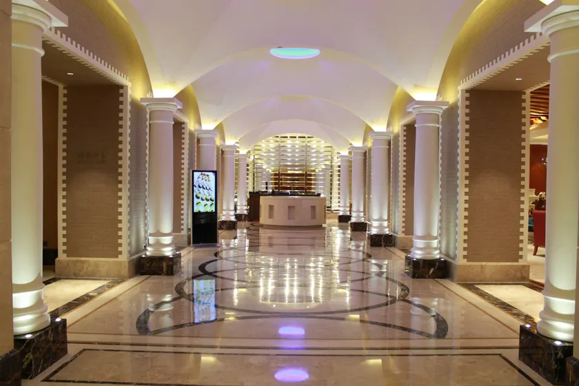 Grand Skylight International Hotel Wuhai - Image 1