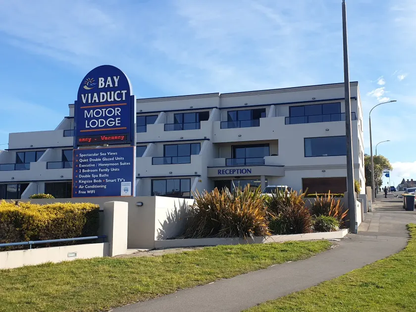 Bay Viaduct Motor Lodge - Image 1