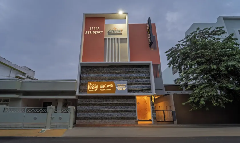 Itsy Hotels Everest Leela Residency - Image 1