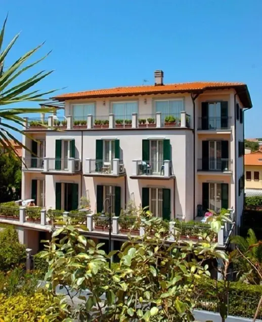 Riviera Residence - Image 1