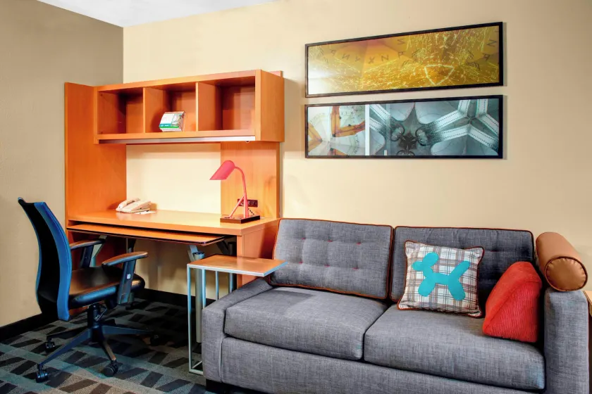 TownePlace Suites Fresno - Image 1