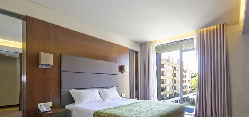 Eurostars Oporto - Image 1