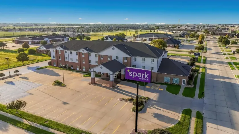 Spark by Hilton Grand Island - Image 1