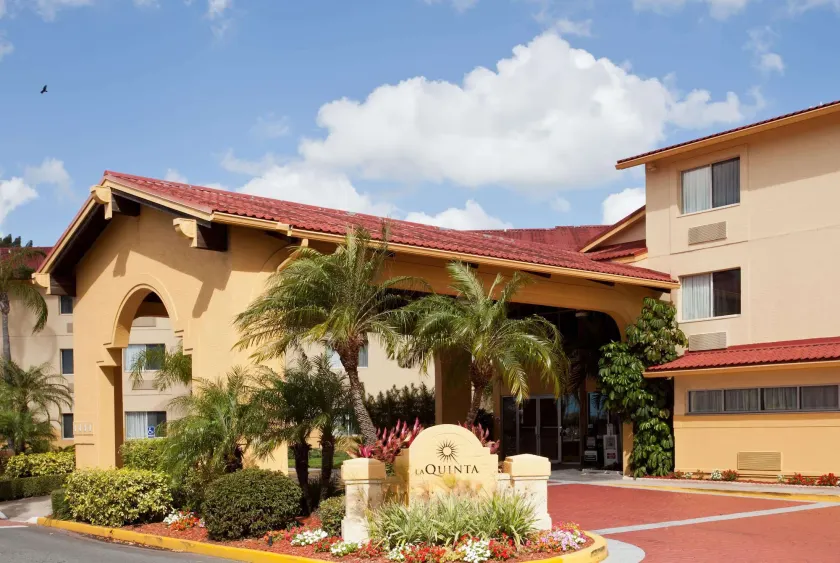 La Quinta by Wyndham St. Pete-Clearwater Airport - Image 1